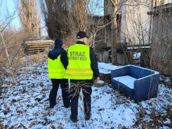 Los osób w kryzysie bezdomności nie jest obojętny funkcjonariuszom Straży Ochrony Kolei i Policji