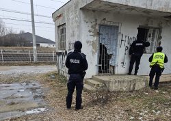 Los osób w kryzysie bezdomności nie jest obojętny funkcjonariuszom Straży Ochrony Kolei i Policji