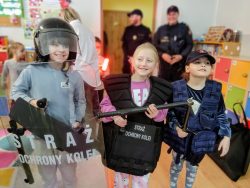 Spotkania edukacyjne funkcjonariuszy SOK w szkołach na temat bezpiecznych ferii