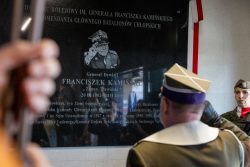 Generał Franciszek Kamiński patronem kieleckiego dworca