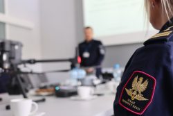 Mazowiecka Straż Ochrony Kolei i Policja zacieśniają współpracę – wspólne szkolenie z wykorzystania dronów