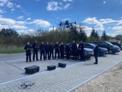 Mazowiecka Straż Ochrony Kolei i Policja zacieśniają współpracę – wspólne szkolenie z wykorzystania dronów