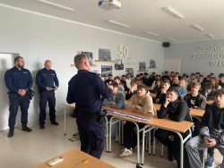 Rozmawiali z młodzieżą o zagrożeniach związanych z handlem ludźmi