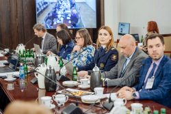 Wandalizm w przestrzeni publicznej – państwo, służby i Straż Ochrony Kolei łączą siły