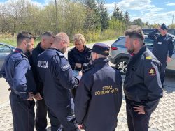 Mazowiecka Straż Ochrony Kolei i Policja zacieśniają współpracę – wspólne szkolenie z wykorzystania dronów