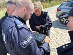 Mazowiecka Straż Ochrony Kolei i Policja zacieśniają współpracę – wspólne szkolenie z wykorzystania dronów