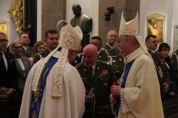 Eucharystia w katedrze polowej z udziałem przedstawicieli Straży Ochrony Kolei