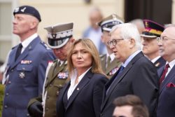 Komendant Główny SOK na uroczystym apelu z okazji Święta Straży Marszałkowskiej