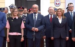 Komendant Główny SOK na uroczystym apelu z okazji Święta Straży Marszałkowskiej