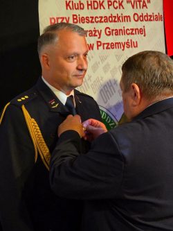 Funkcjonariusze SOK odznaczeni za honorowe krwiodawstwo