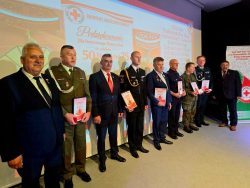 Funkcjonariusze SOK odznaczeni za honorowe krwiodawstwo