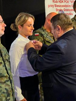 Funkcjonariusze SOK odznaczeni za honorowe krwiodawstwo