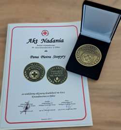 Funkcjonariusze SOK odznaczeni za honorowe krwiodawstwo