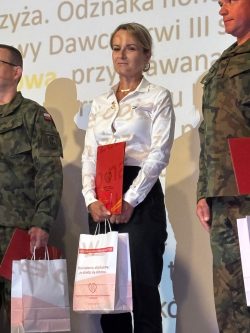 Funkcjonariusze SOK odznaczeni za honorowe krwiodawstwo