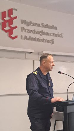 Przyszłość w mundurze – poznaj, zdecyduj, działaj.